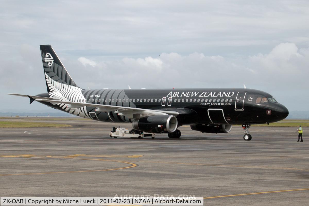 ZK-OAB, 2010 Airbus A320-232 C/N 4553, At Auckland