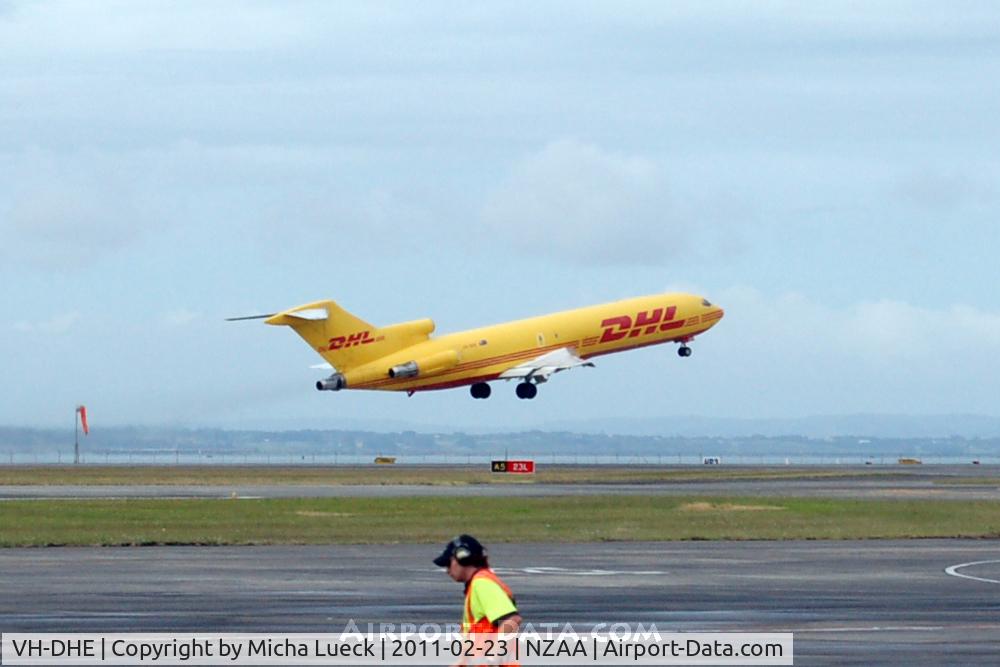 VH-DHE, 1980 Boeing 727-2J4F C/N 22080, One of its last departures in AKL - now replaced by B757s