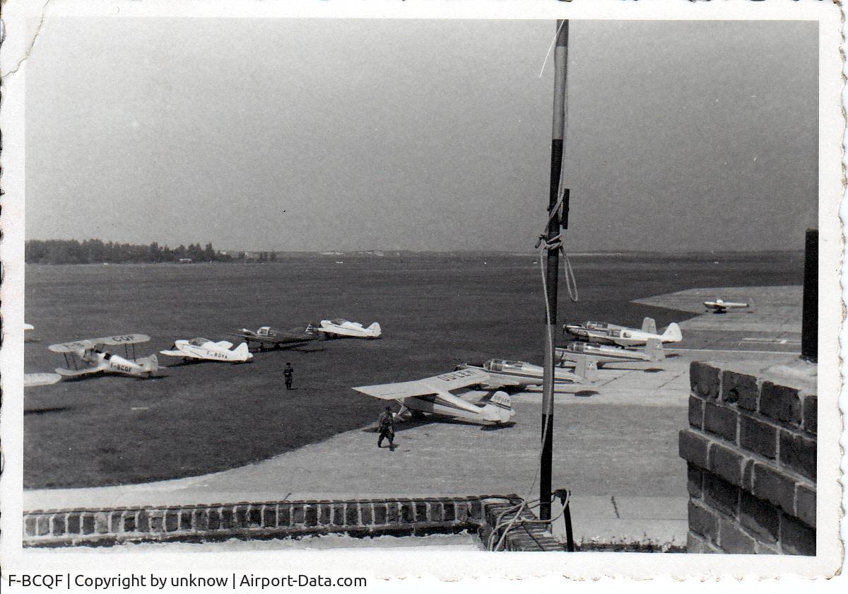F-BCQF, Stampe-Vertongen SV-4A C/N 368, This aircraft at Zoute Airport on the left part of the picture...