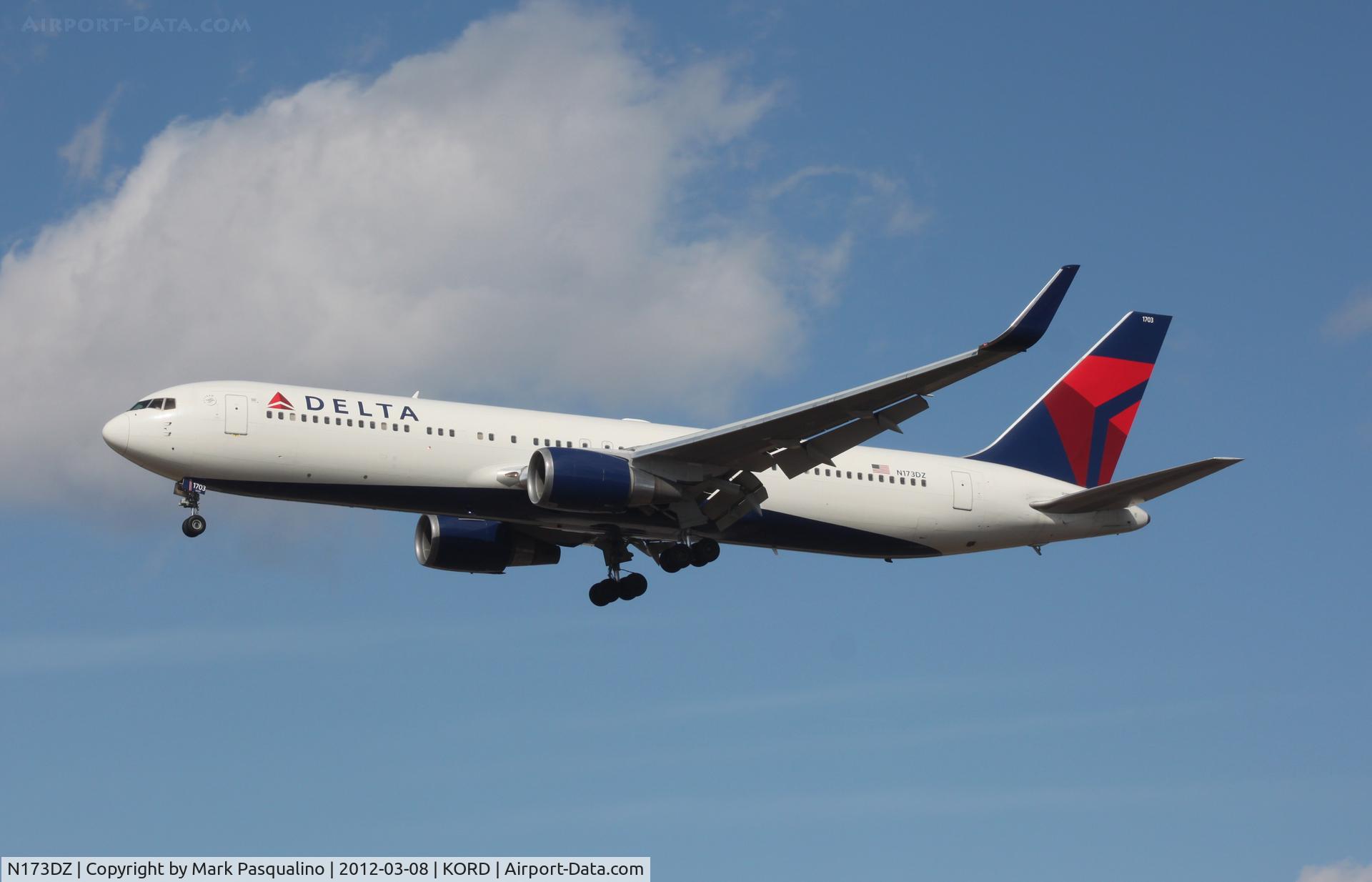 N173DZ, 1998 Boeing 767-332ER C/N 29692, Boeing 767-300