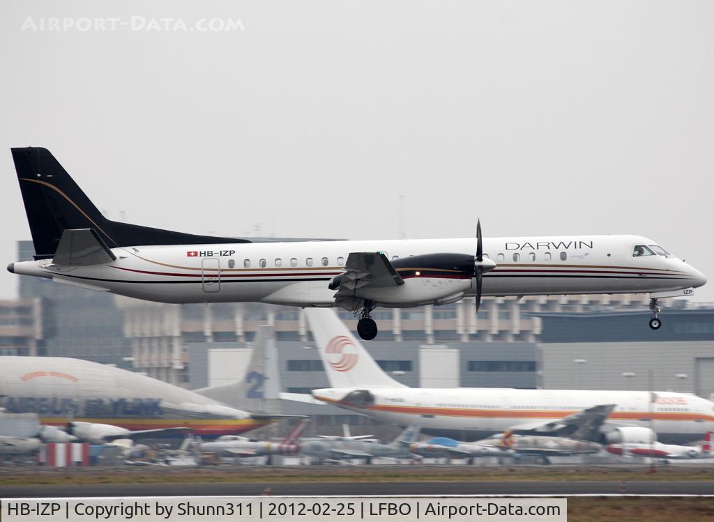 HB-IZP, 1996 Saab 2000 C/N 2000-031, Landing rwy 32R