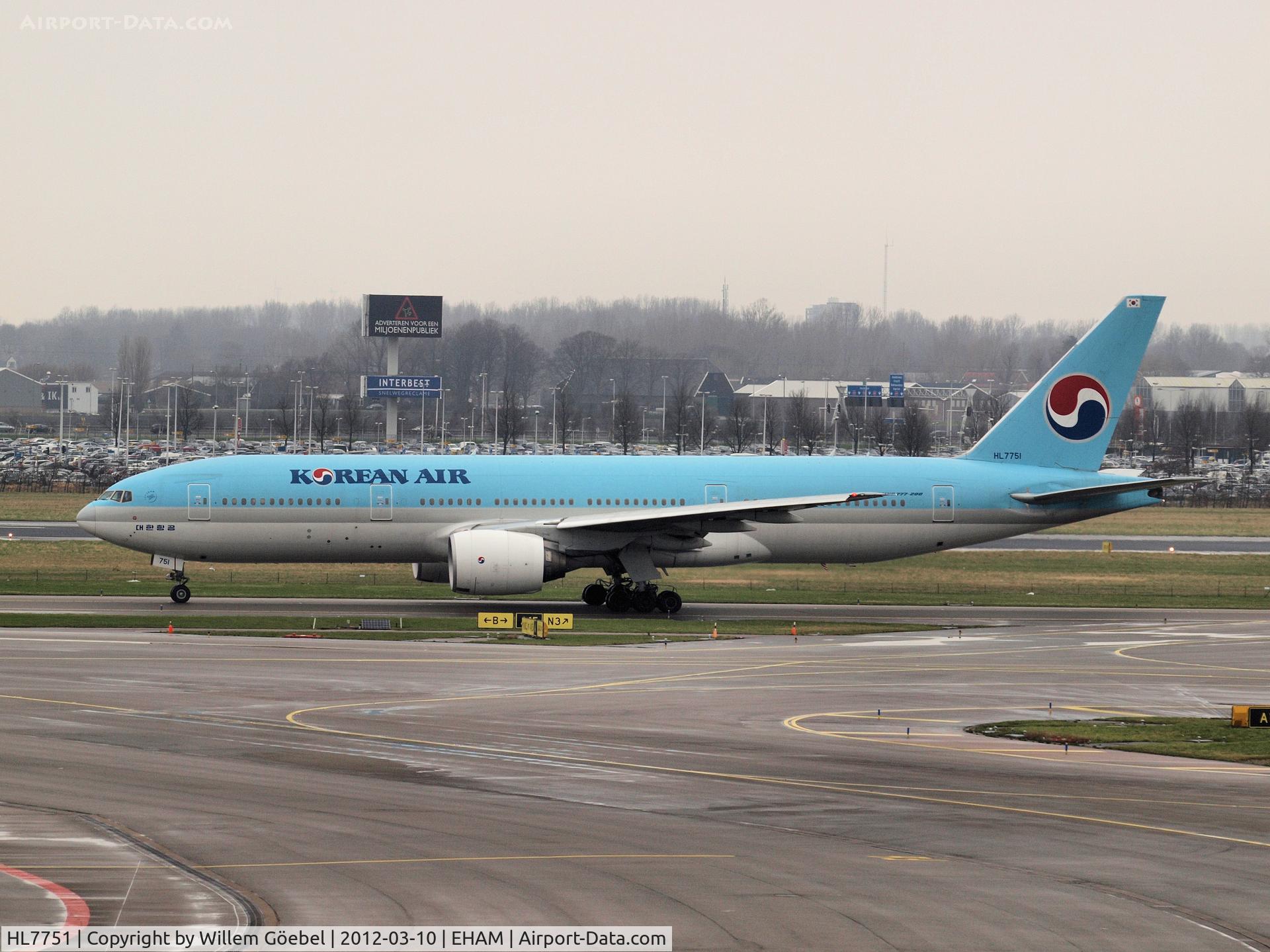 HL7751, 2007 Boeing 777-2B5/ER C/N 34210, Landing on runway 27 of Schiphol Airport