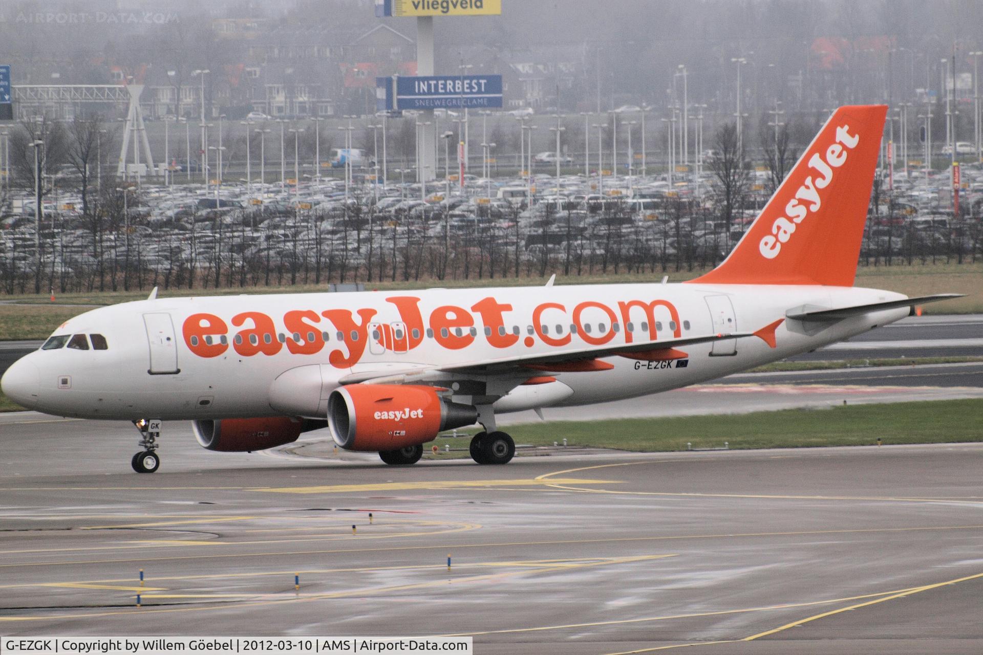G-EZGK, 2011 Airbus A319-111 C/N 4717, Landing on runway R36 of Schiphol Airport