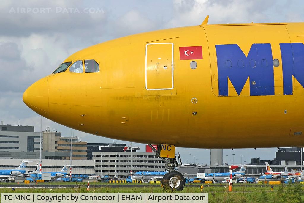 TC-MNC, Airbus A300F4-203 C/N 277, Close-up of the nose section.