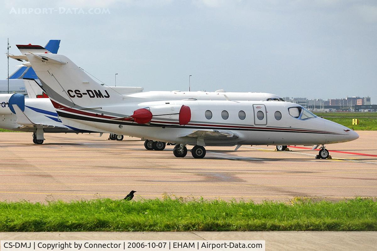 CS-DMJ, 2005 Hawker Beechcraft 400A Beechjet Beechjet C/N RK-443, Waiting at Amsterdam.