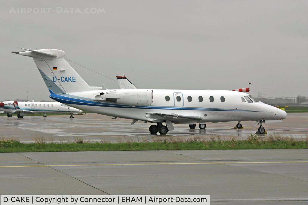 D-CAKE, 1994 Cessna 650 Citation VI C/N 650-0240, Waiting at Amsterdam.