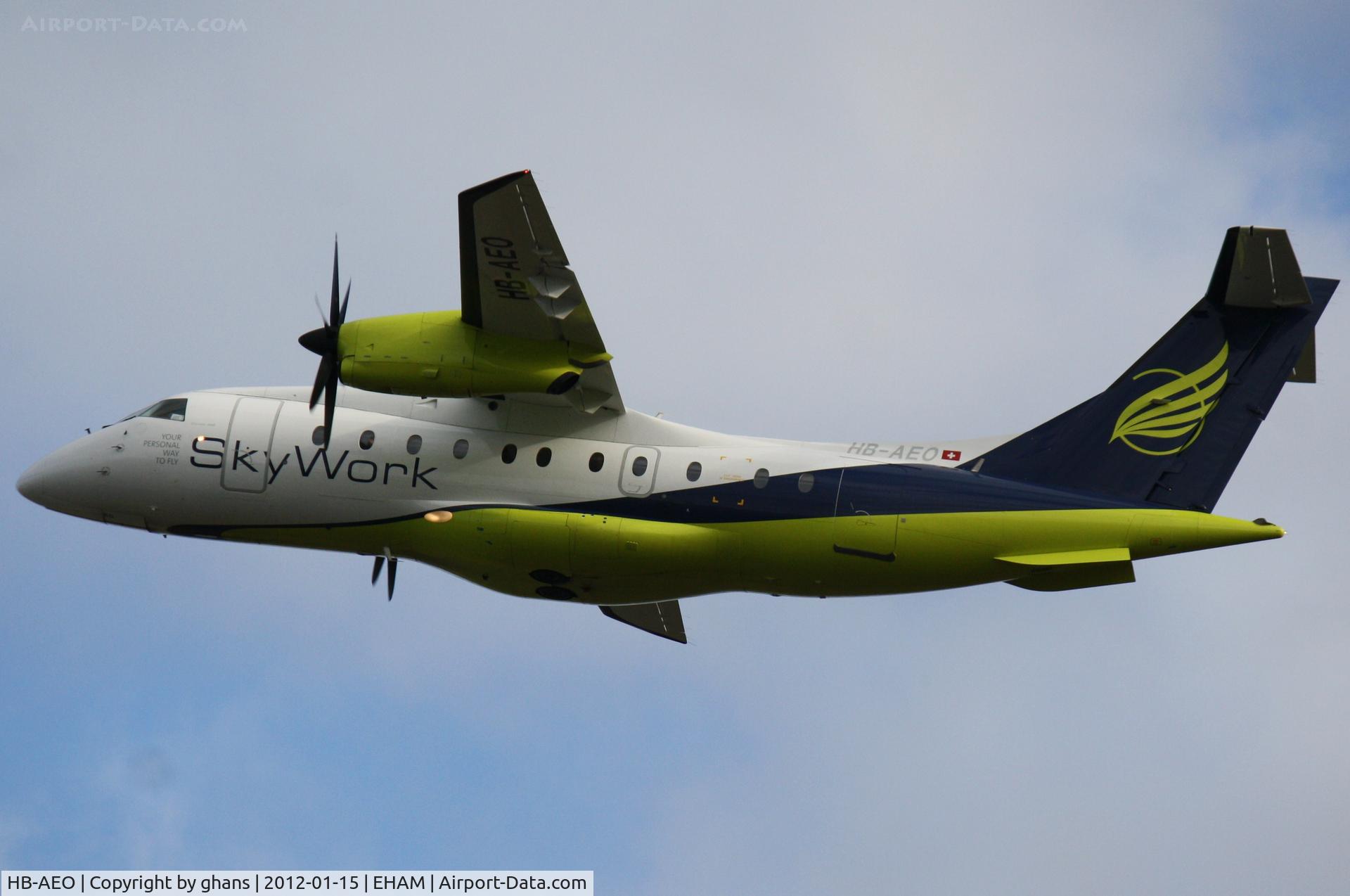 HB-AEO, 1995 Dornier 328-100 C/N 3061, Departing