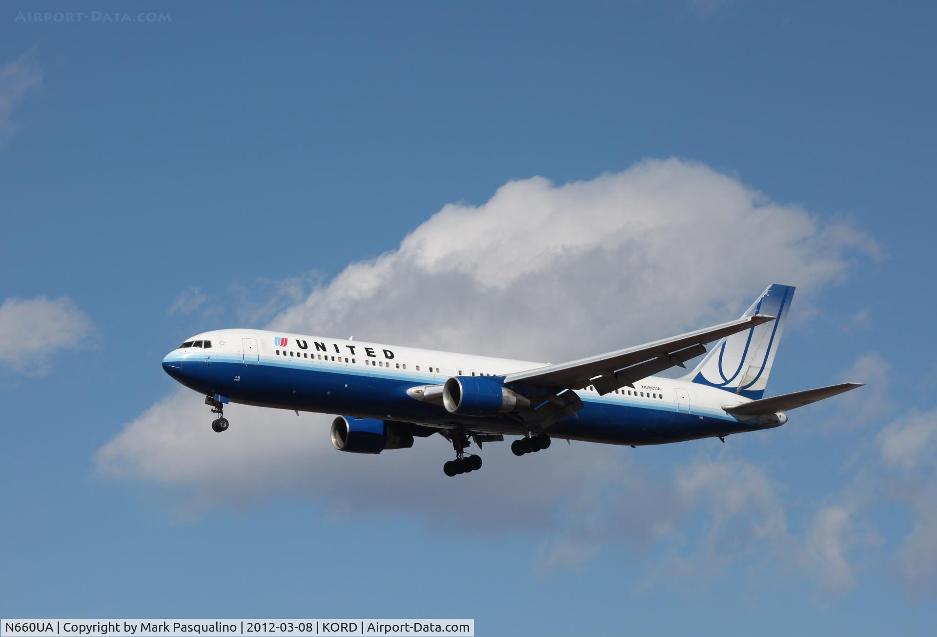 N660UA, 1993 Boeing 767-322/ER C/N 27115, Boeing 767-300
