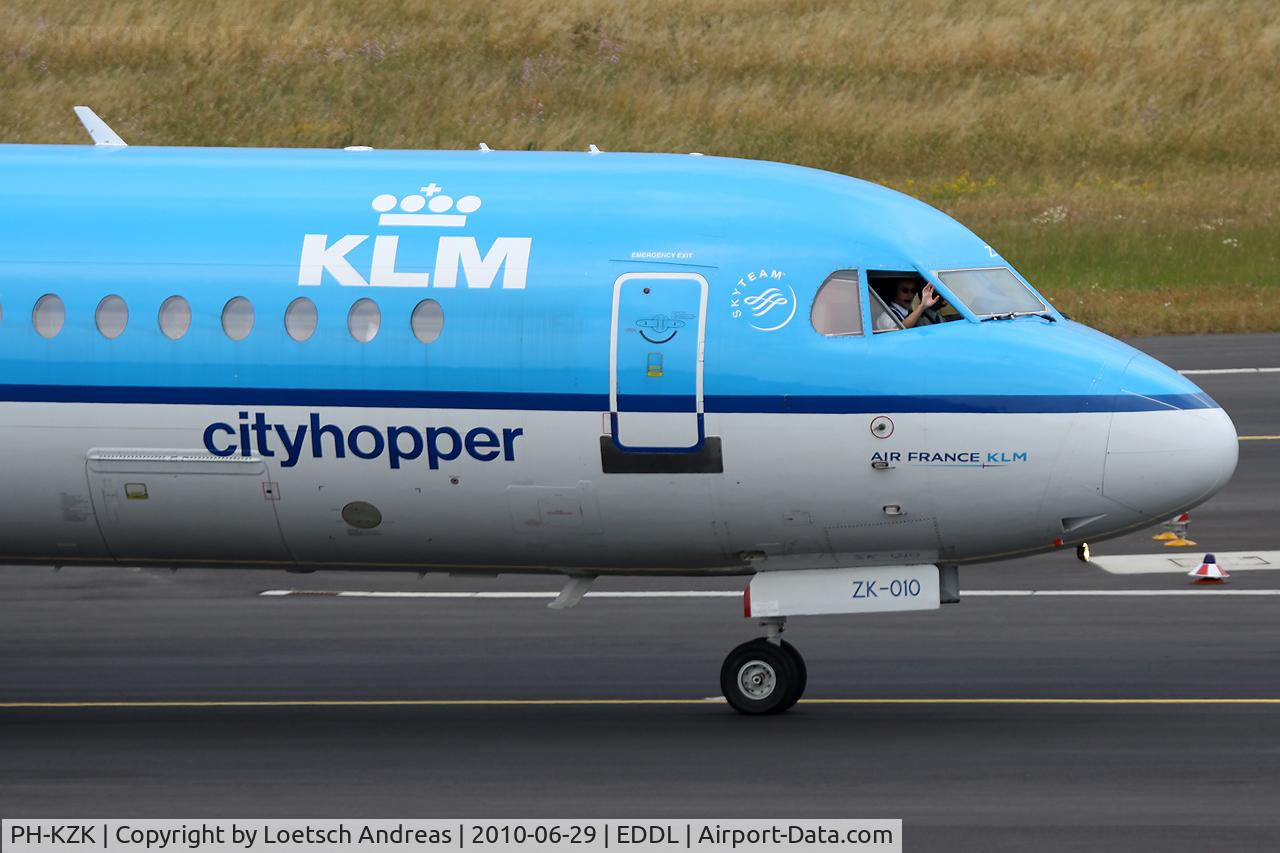 PH-KZK, 1997 Fokker 70 (F-28-0070) C/N 11581, friendly crew on the way to Amsterdam