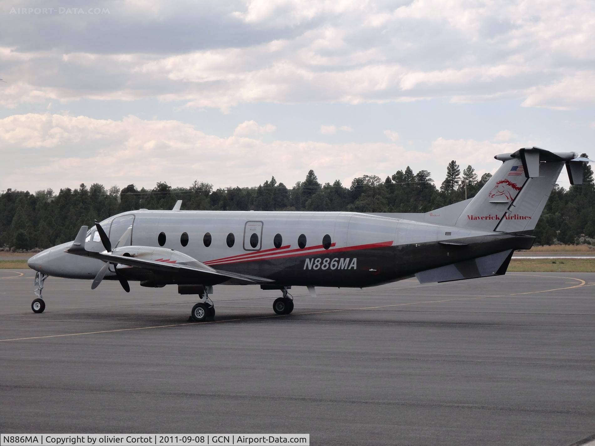 N886MA, 1994 Beech 1900D C/N UE-86, Grand canyon airport
