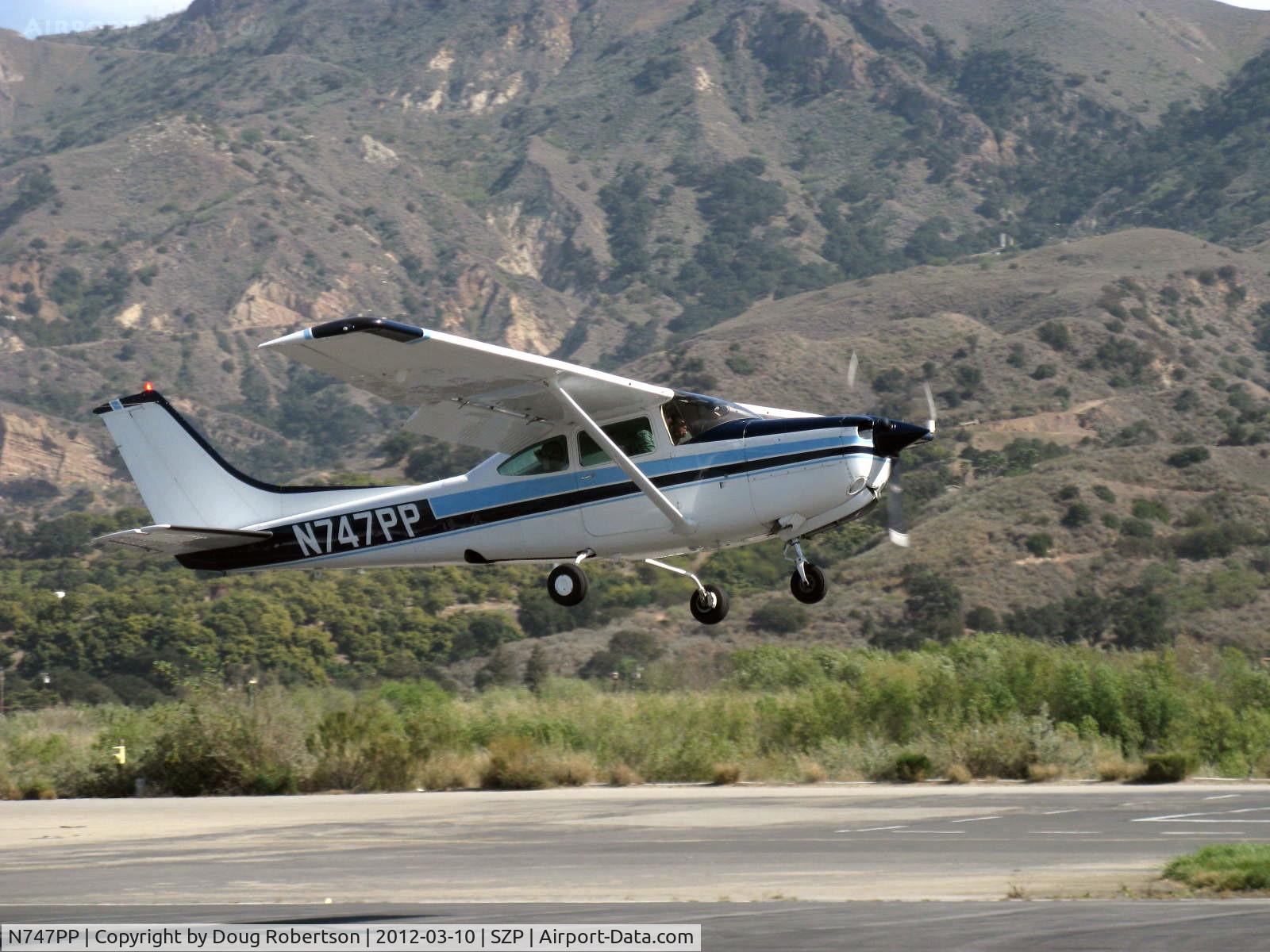 N747PP, 1980 Cessna 182R Skylane C/N R18201587, 1980 Cessna R182 SKYLANE RG, Lycoming O-540-J3C5D 235 Hp, takeoff climb Rwy 22