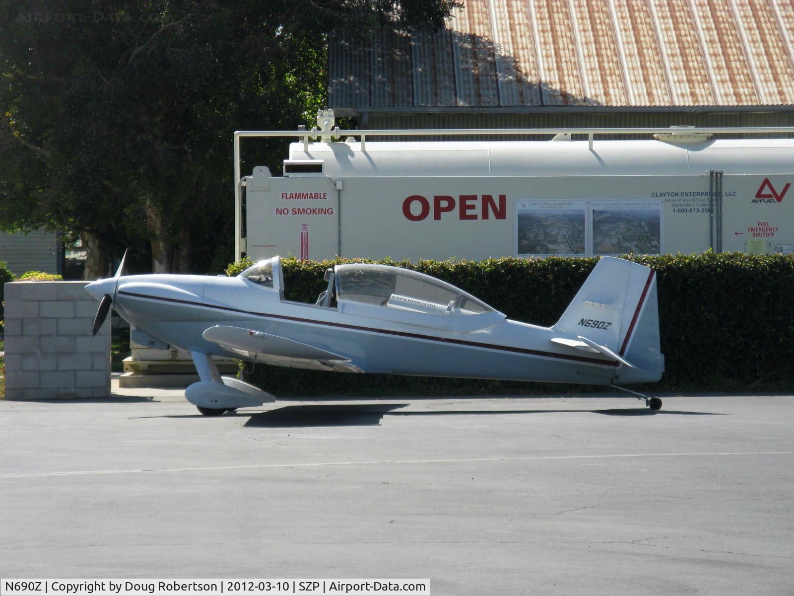 N690Z, 1992 Vans RV-4 C/N 2029, 1992 Kalisz VAN's RV-4, Lycoming O&VO-360 180 Hp, refueling