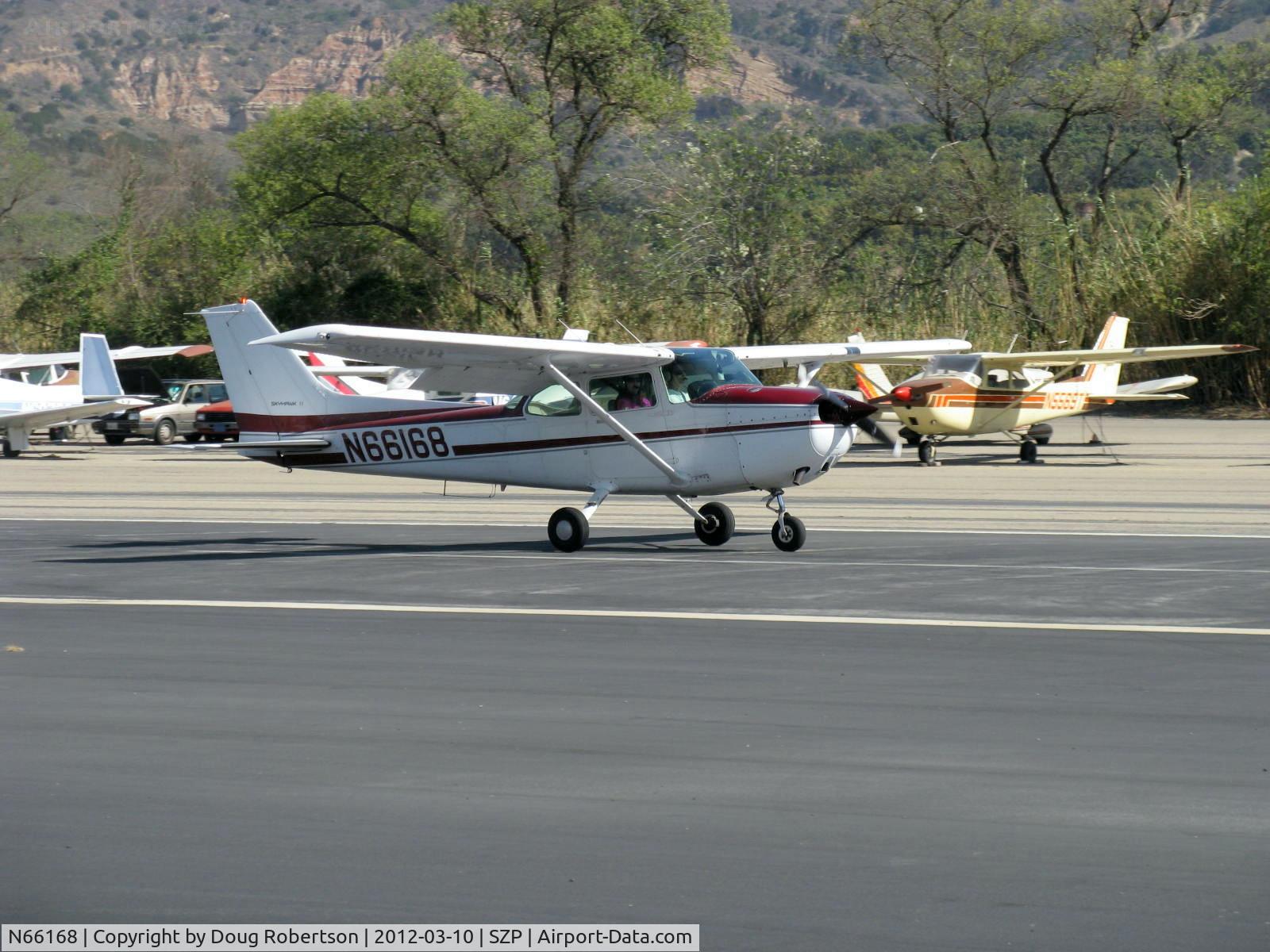 N66168, 1983 Cessna 172P C/N 17275974, 1983 Cessna 172P SKYHAWK, Lycoming O-320-D2J 160 Hp, landing roll Rwy 22