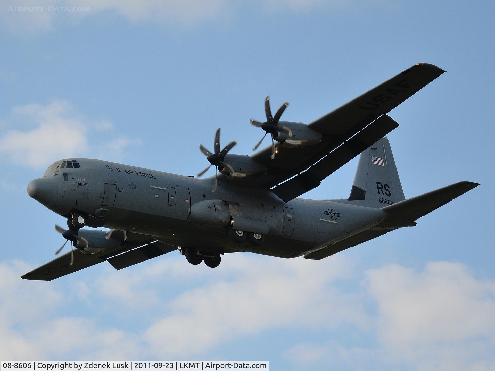 08-8606, 2009 Lockheed Martin C-130J-30 Super Hercules C/N 382-5614, Arrival to Days of NATO 2011 event.