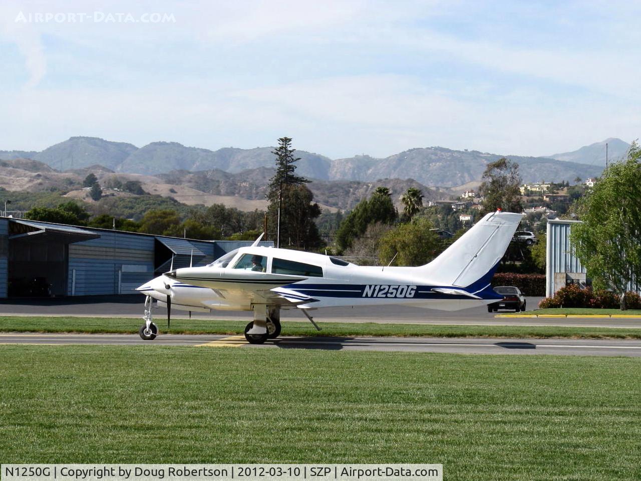 N1250G, 1974 Cessna 310Q C/N 310Q1101, 1974 Cessna 310Q, two Continental IO-470-VO 260 Hp each @2625 rpm, taxi after landing 22, beautifully refinished