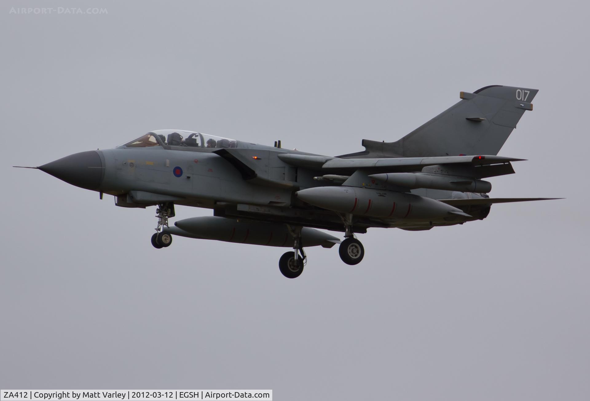 ZA412, 1983 Panavia Tornado GR.4 C/N 232/BT036/3111, On approach to RWY 27.
