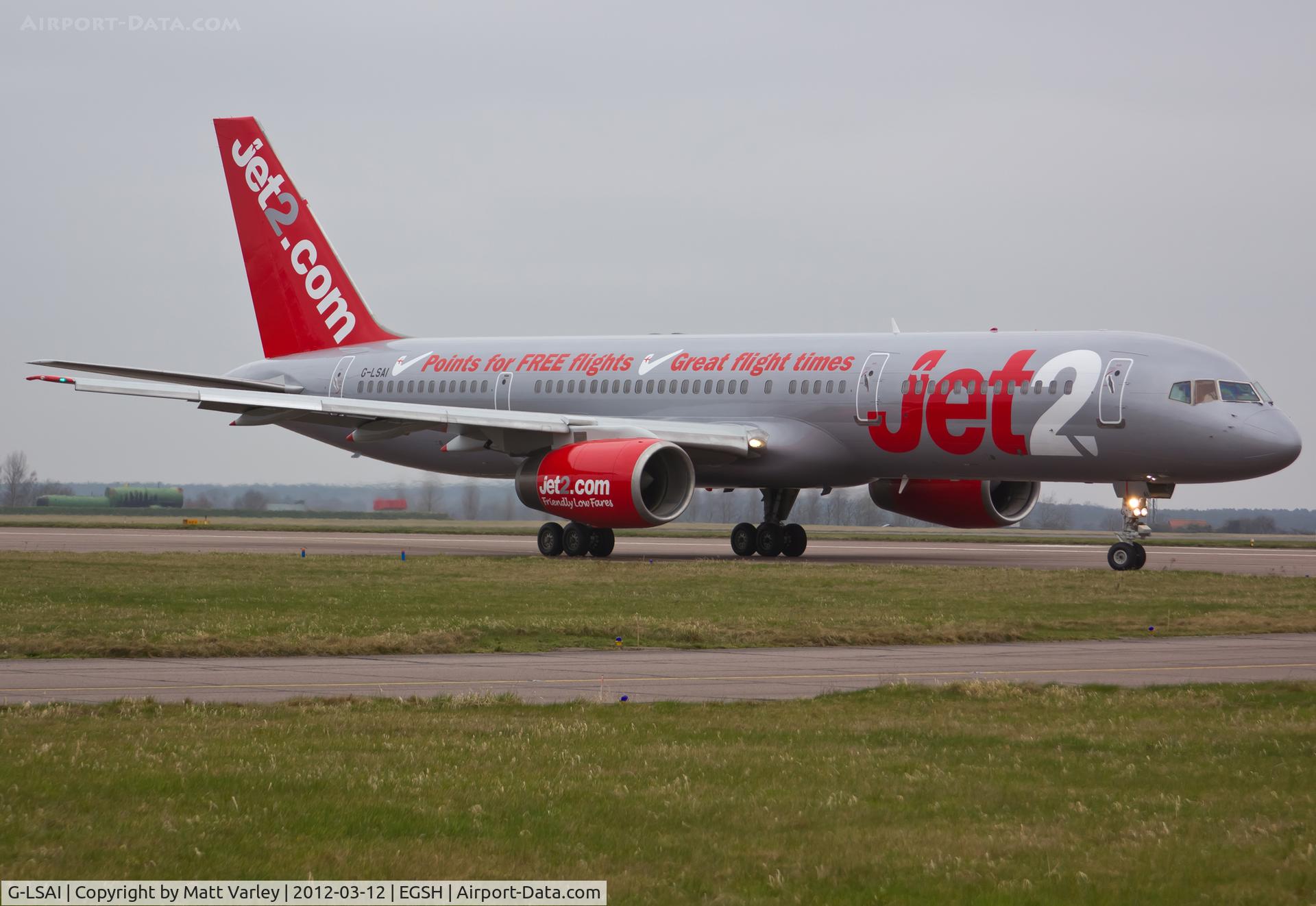 G-LSAI, 1987 Boeing 757-21B C/N 24016, Departing EGSH after spray by Air Livery.
