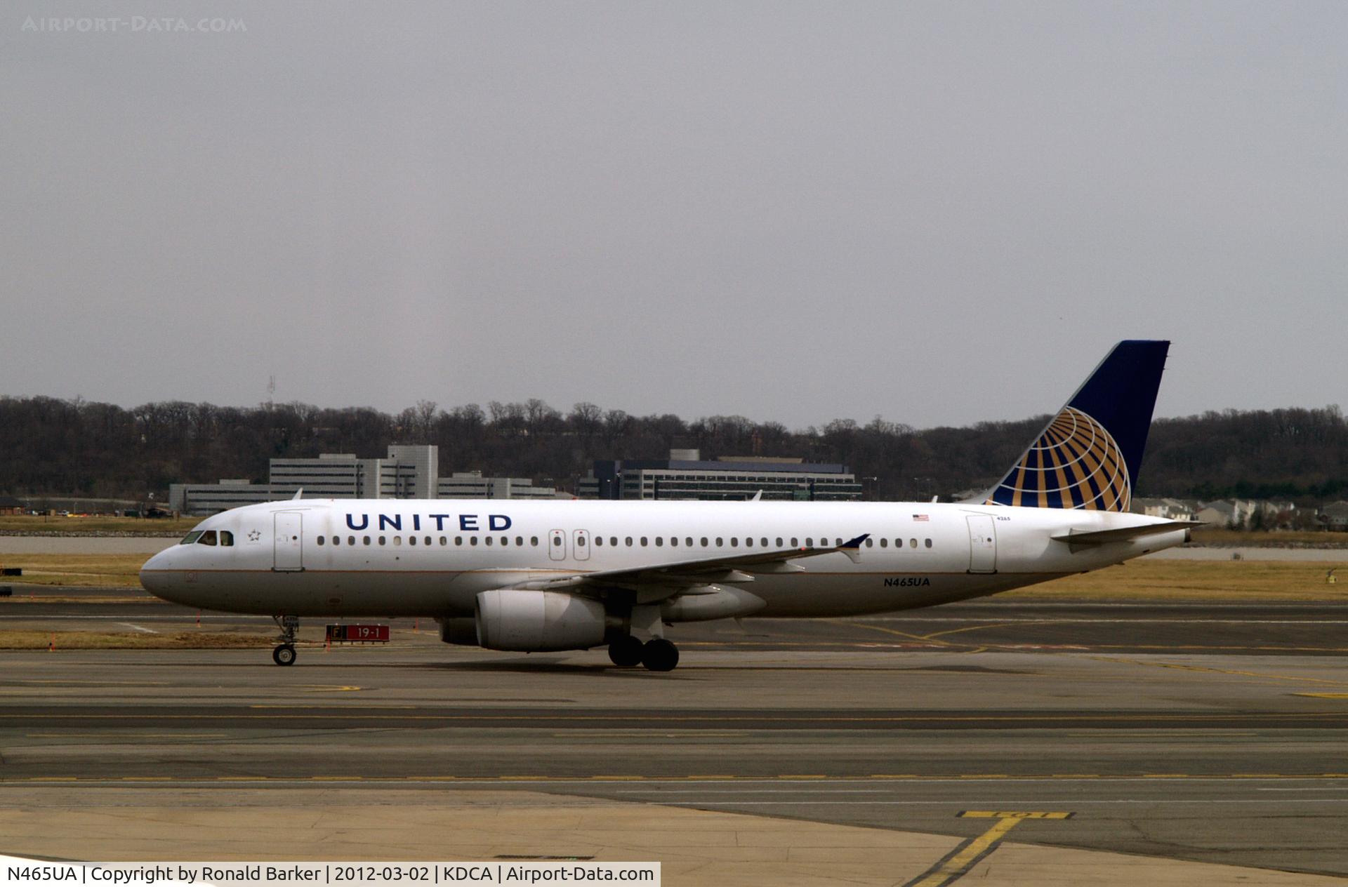 N465UA, 2000 Airbus A320-232 C/N 1341, DCA, VA