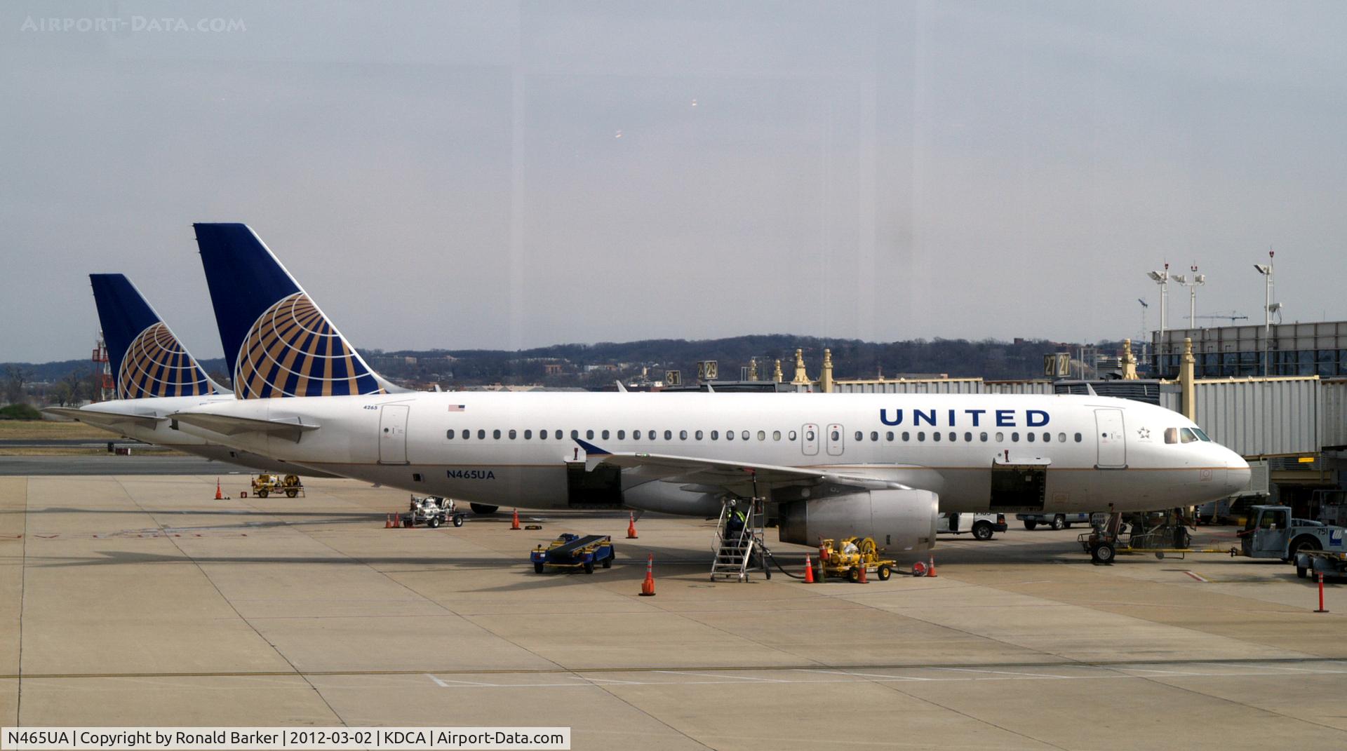N465UA, 2000 Airbus A320-232 C/N 1341, DCA, VA