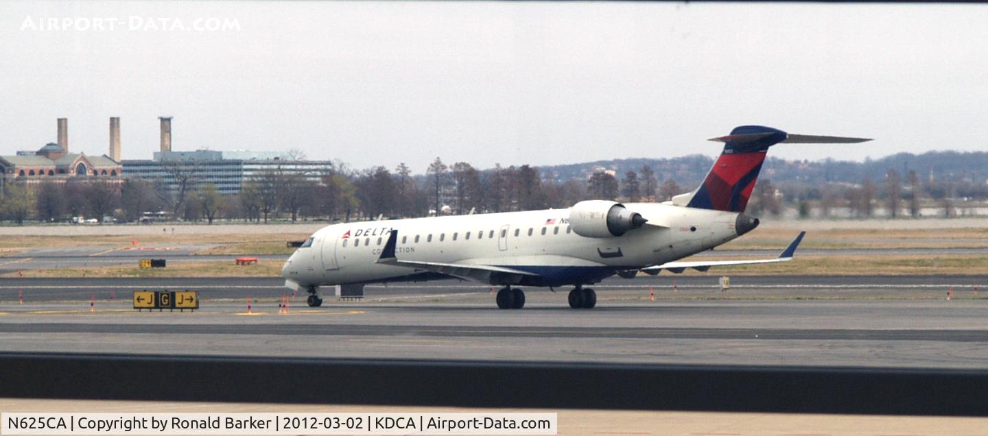 N625CA, 2003 Bombardier CRJ-700 (CL-600-2C10) Regional Jet C/N 10113, DCA, VA