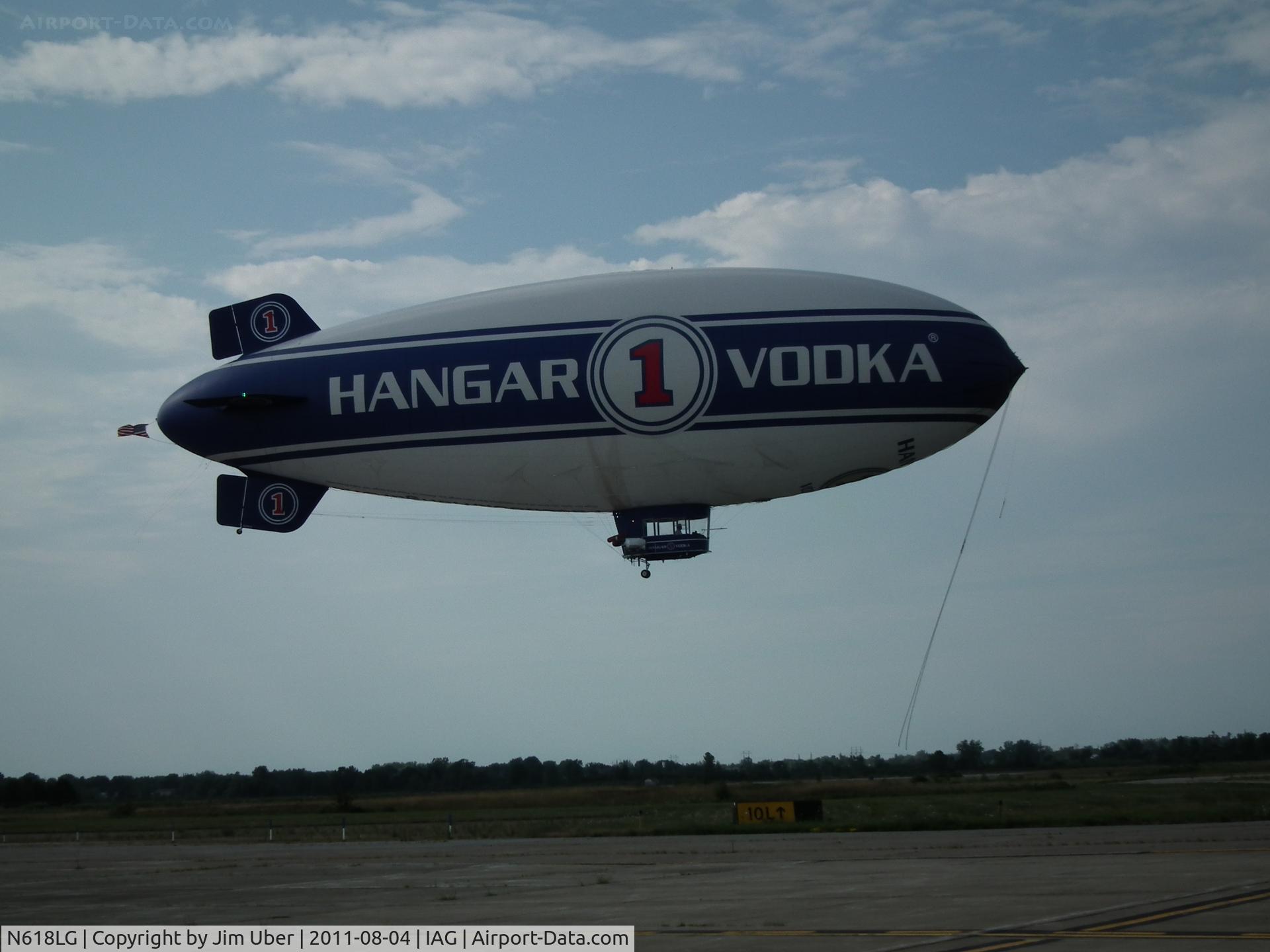 N618LG, 2000 American Blimp Corp A-60+ C/N 018, Approach to landing