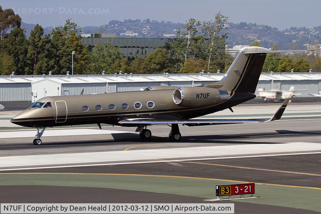 N7UF, 2000 Gulfstream Aerospace G-IV C/N 1422, Ultimate Fighting Championship 2000 Gulfstream G-IV(SP) N7UF on takeoff roll RWY 21.