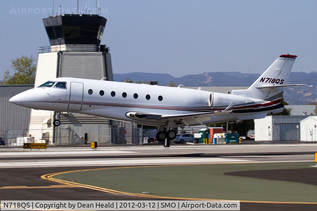 N718QS, 2006 Israel Aircraft Industries Gulfstream 200 C/N 136, NetJets Aviation 2006 Gulfstream G200 N718QS from Mammoth Yosemite (KMMH) landing RWY 21.