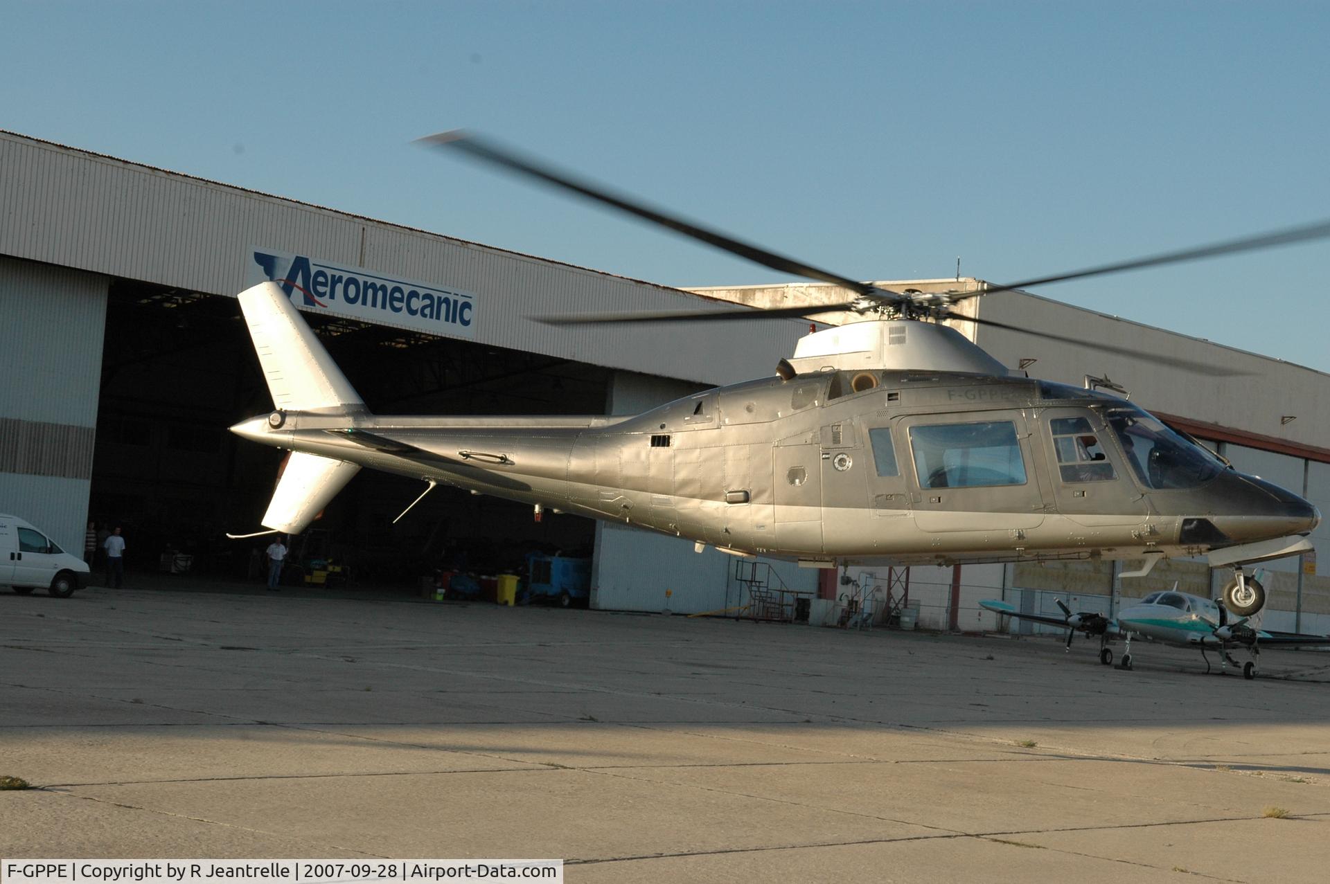 F-GPPE, 1980 Agusta A-109A Power C/N 7173, Maintenance by AEROMECANIC Marignane France
