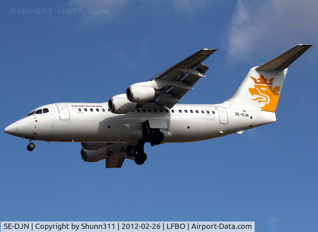 SE-DJN, 1993 British Aerospace Avro 146-RJ85 C/N E.2231, Landing rwy 32L