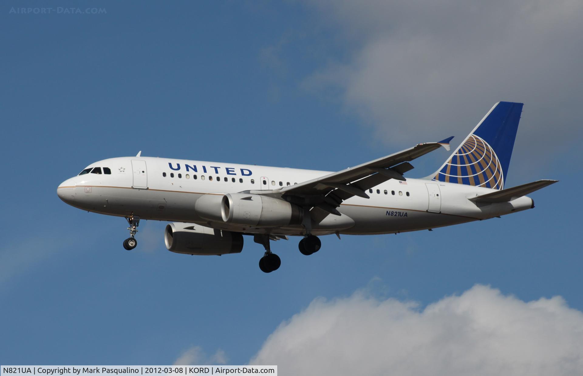 N821UA, 1998 Airbus A319-131 C/N 944, Airbus A319