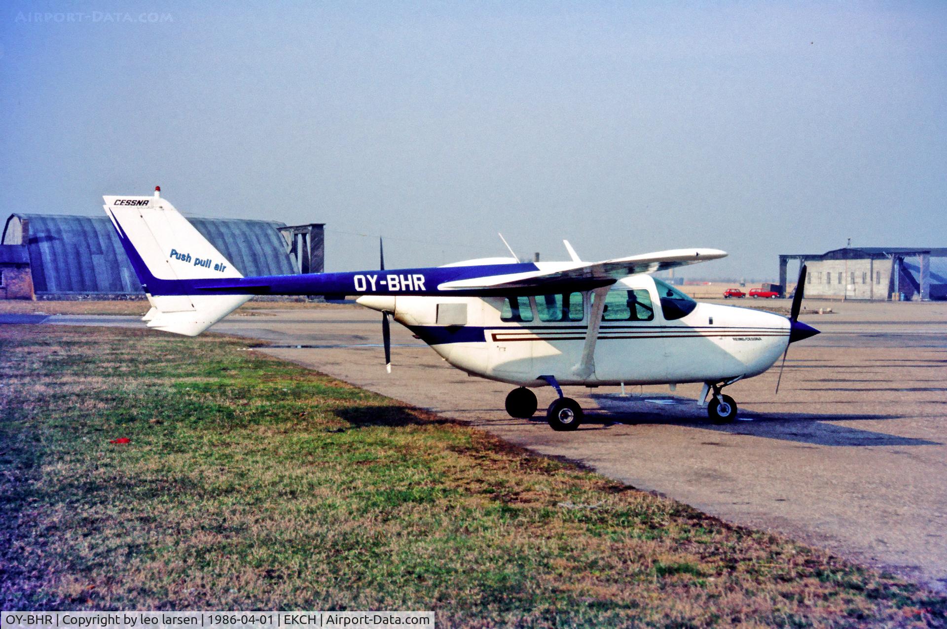 OY-BHR, 1969 Cessna 337D Super Skymaster C/N 337-1088, Copenhagen Kastrup 1.4.86