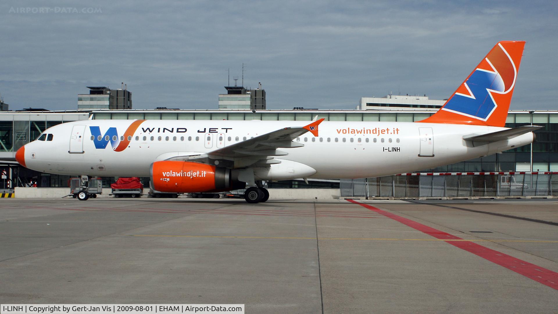 I-LINH, 1991 Airbus A320-231 C/N 163, Arriving at stand