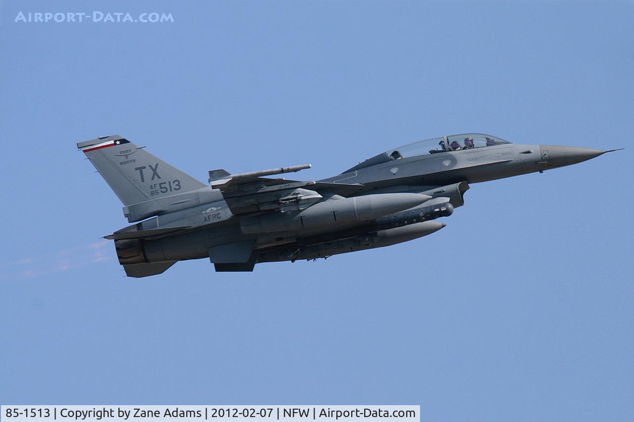 85-1513, 1985 General Dynamics F-16D Fighting Falcon C/N 5D-35, Texas 301st FG F-16 Departing NAS-JRB Fort Worth