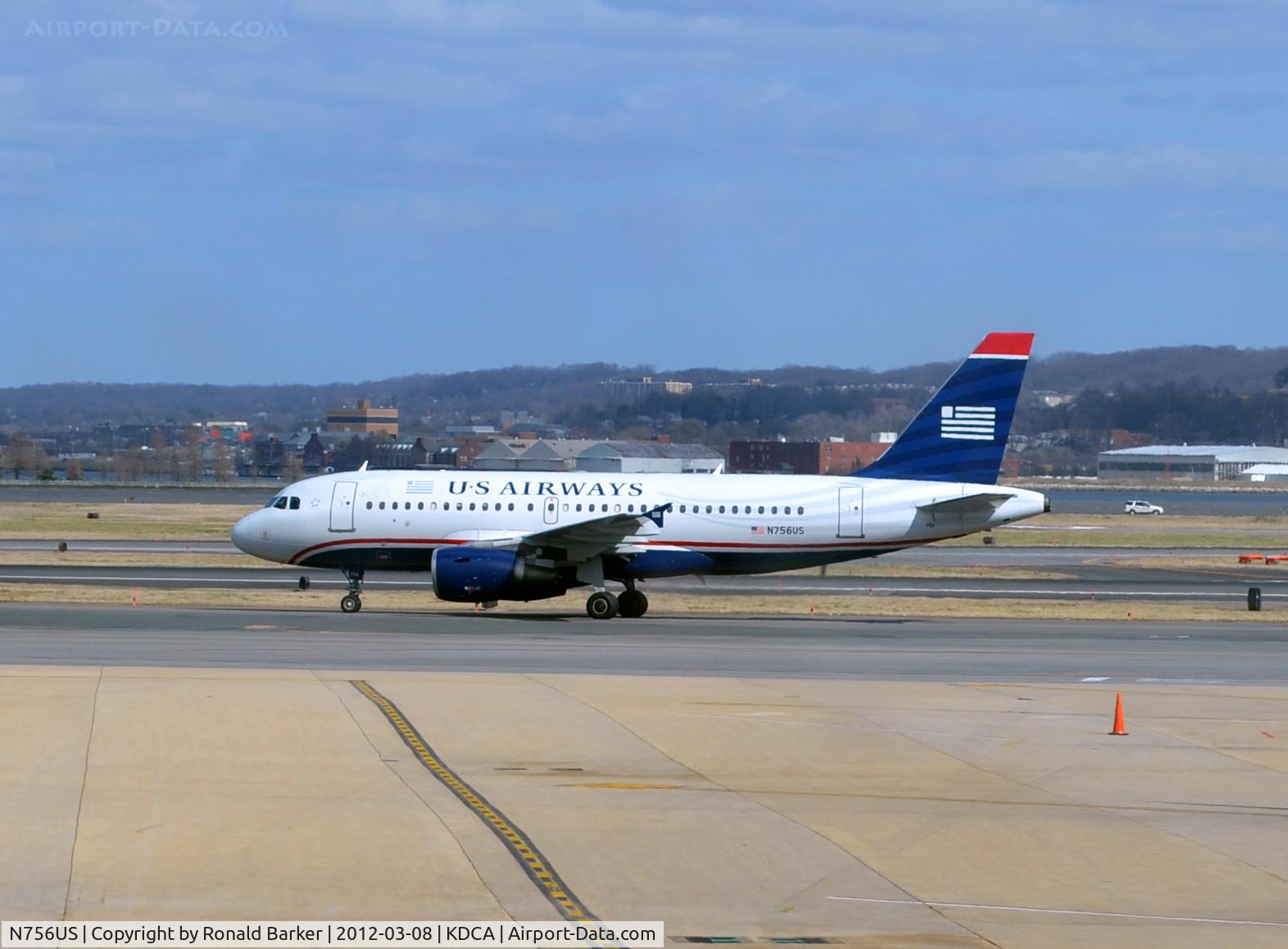 N756US, 2000 Airbus A319-112 C/N 1340, DCA, VA