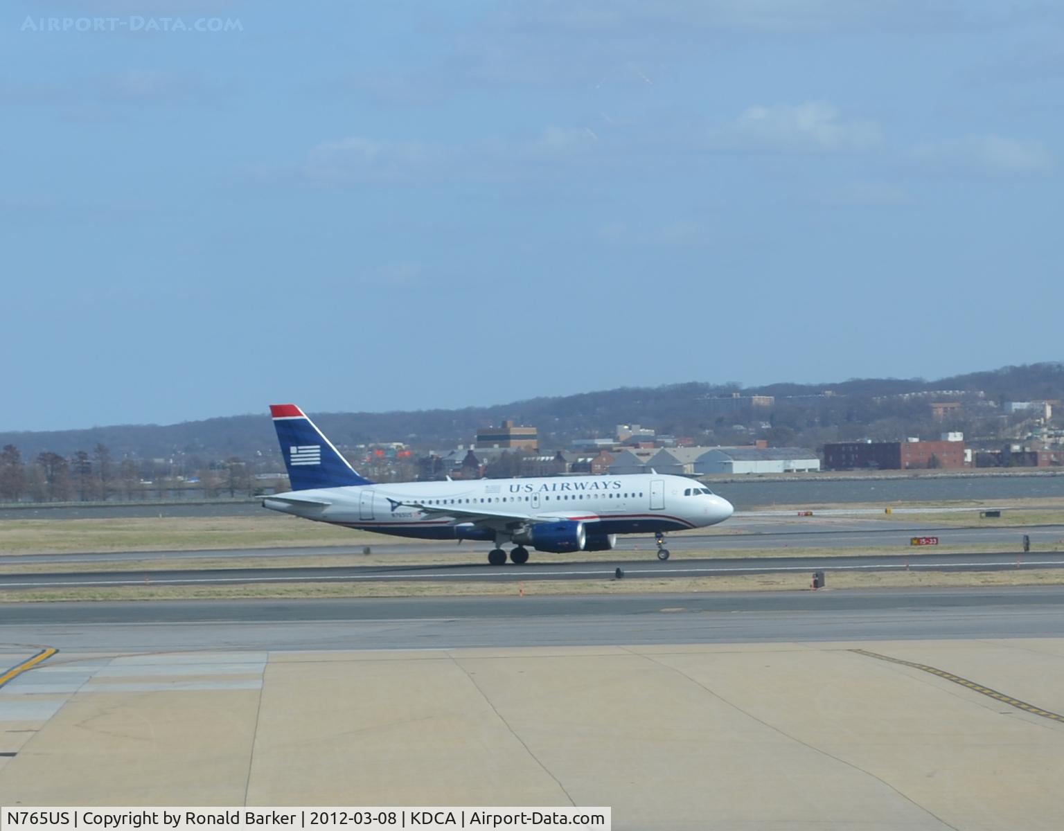 N765US, 2000 Airbus A319-112 C/N 1371, Takeoff DCA
