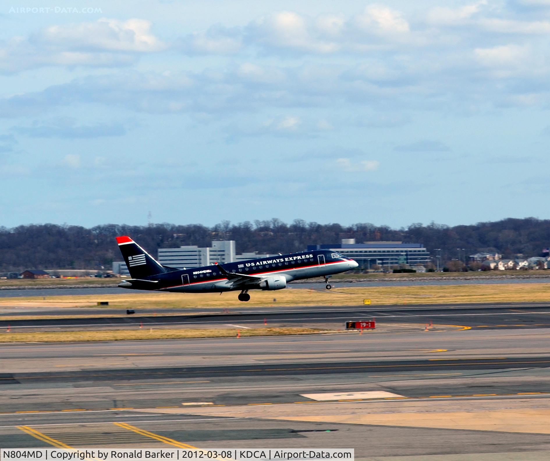 N804MD, 2004 Embraer 170SU (ERJ-170-100SU) C/N 17000016, Takeoff DCA