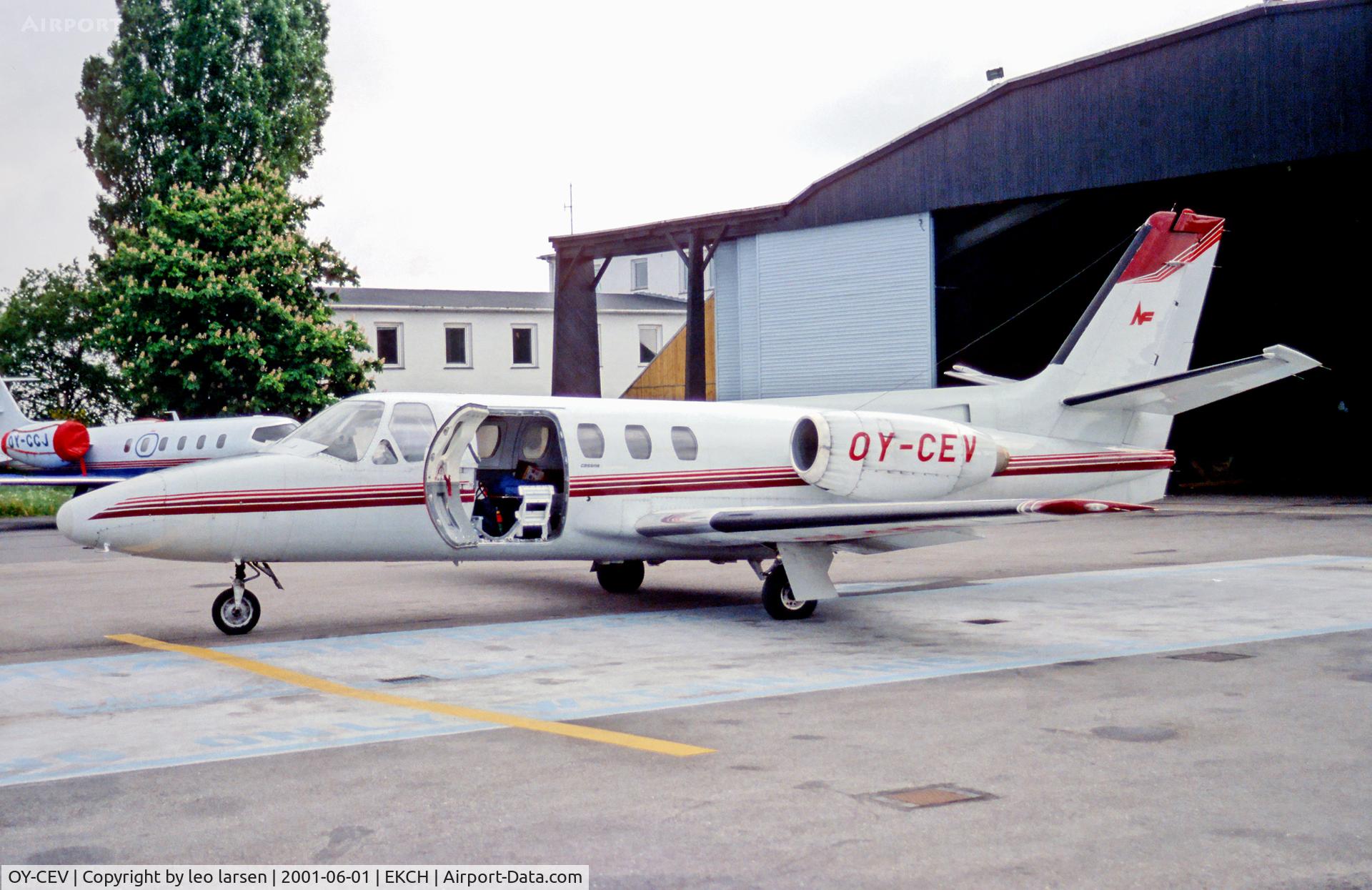 OY-CEV, 1975 Cessna 500 Citation C/N 500-0329, Copenhagen Kastrup 1.6.01