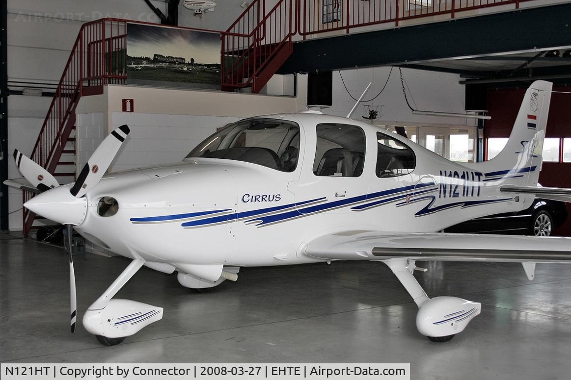 N121HT, 2004 Cirrus SR22 C/N 0794, No description.