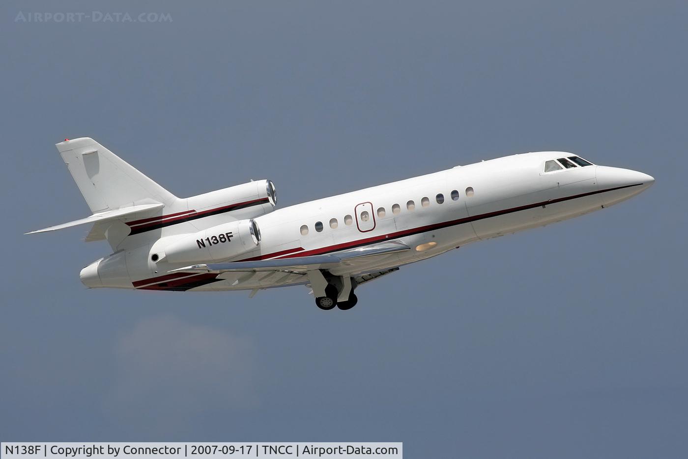 N138F, 1998 Dassault Falcon 900B C/N 174, Leaving Curacao.