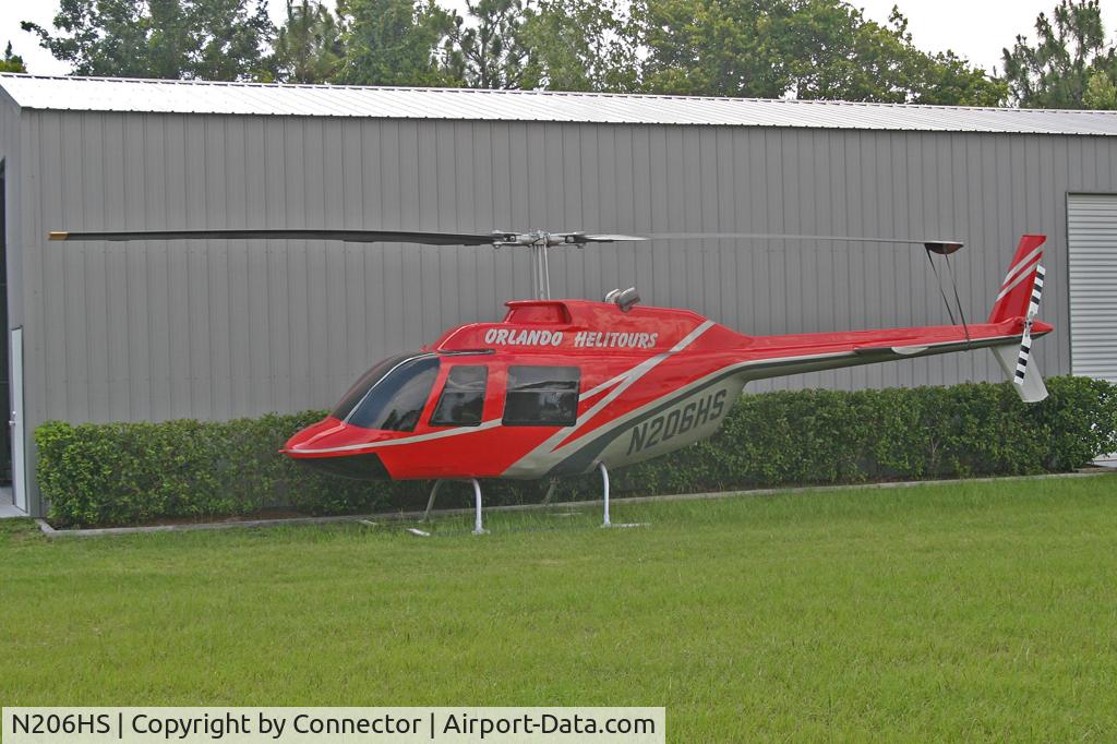 N206HS, Bell 206A JetRanger C/N 526, Waiting for a scenic flight.