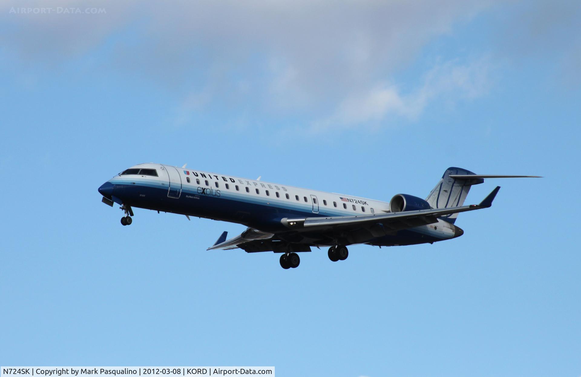 N724SK, 2004 Bombardier CRJ-700 (CL-600-2C10) Regional Jet C/N 10189, CL-600-2C10