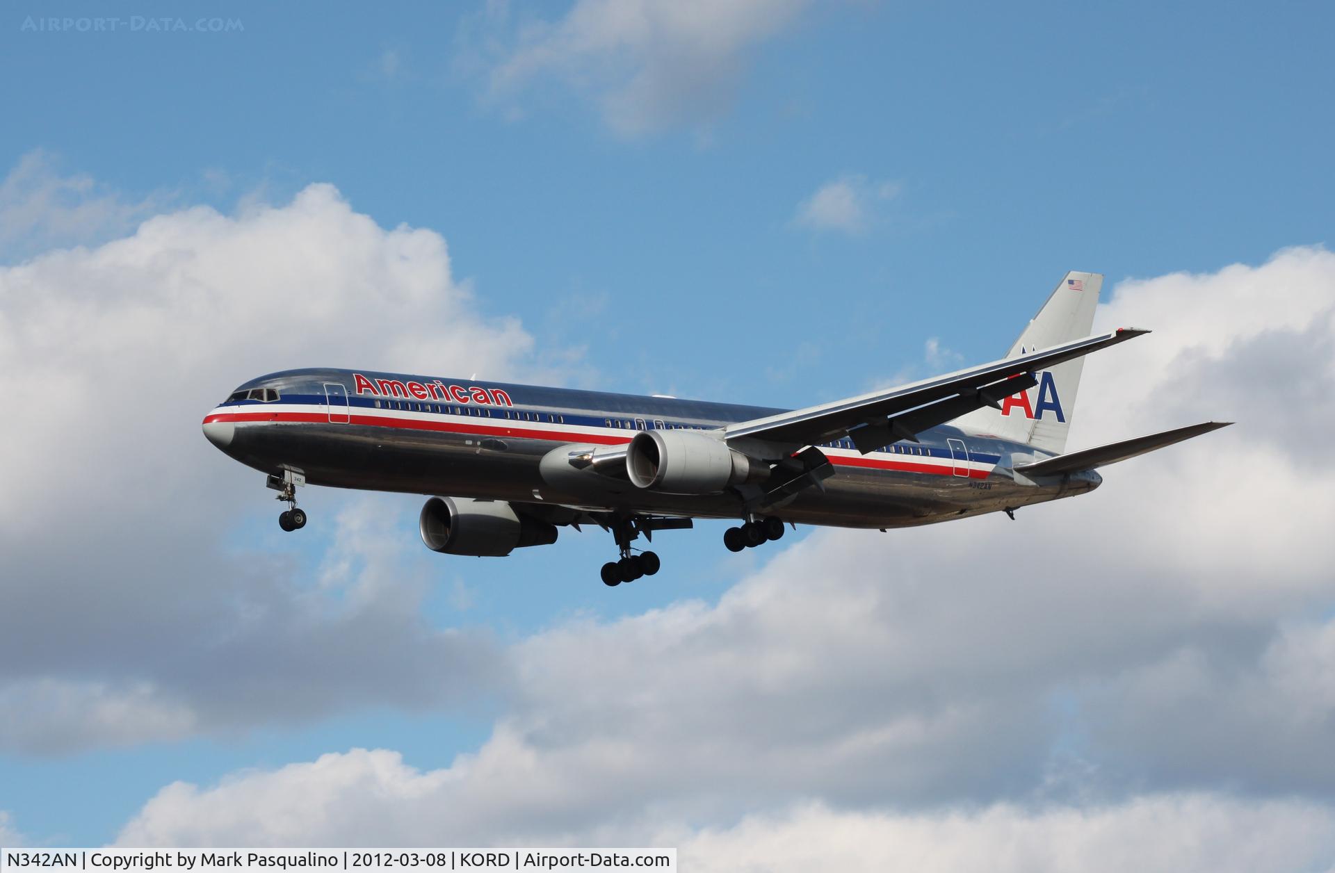 N342AN, 2002 Boeing 767-323ER C/N 33081, Boeing 767-300