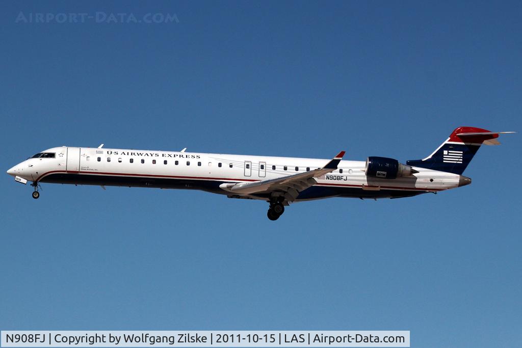N908FJ, 2003 Bombardier CRJ-900ER (CL-600-2D24) C/N 15008, visitor