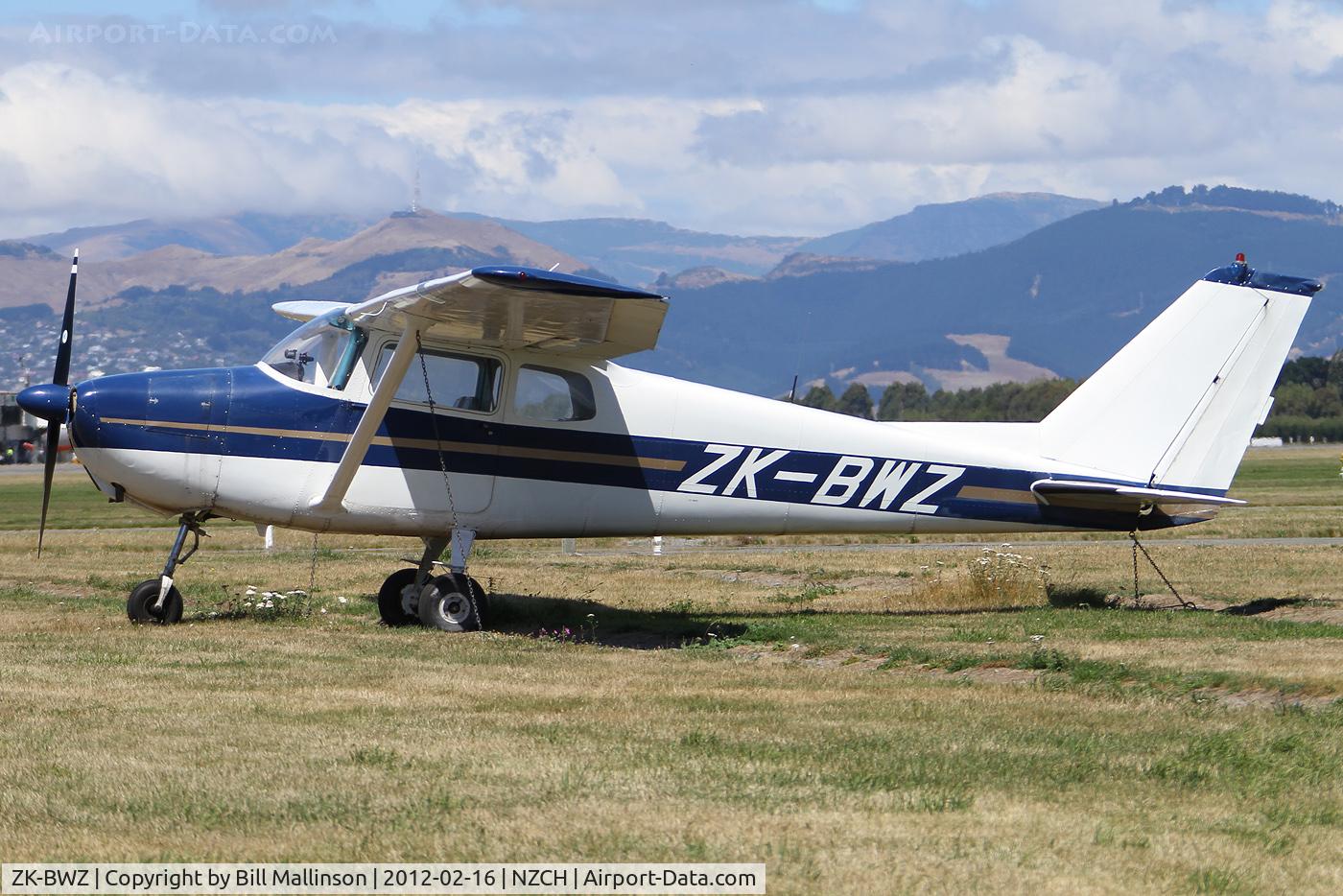 ZK-BWZ, 1960 Cessna 172A C/N 47505, tied down