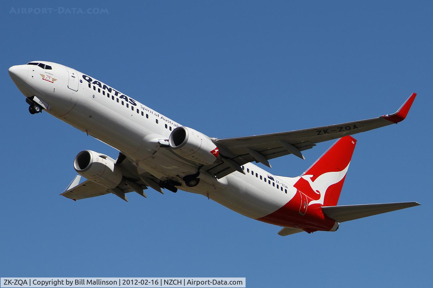 ZK-ZQA, 2009 Boeing 737-838 C/N 34200, away from 02 as QF046 CHC-SYD