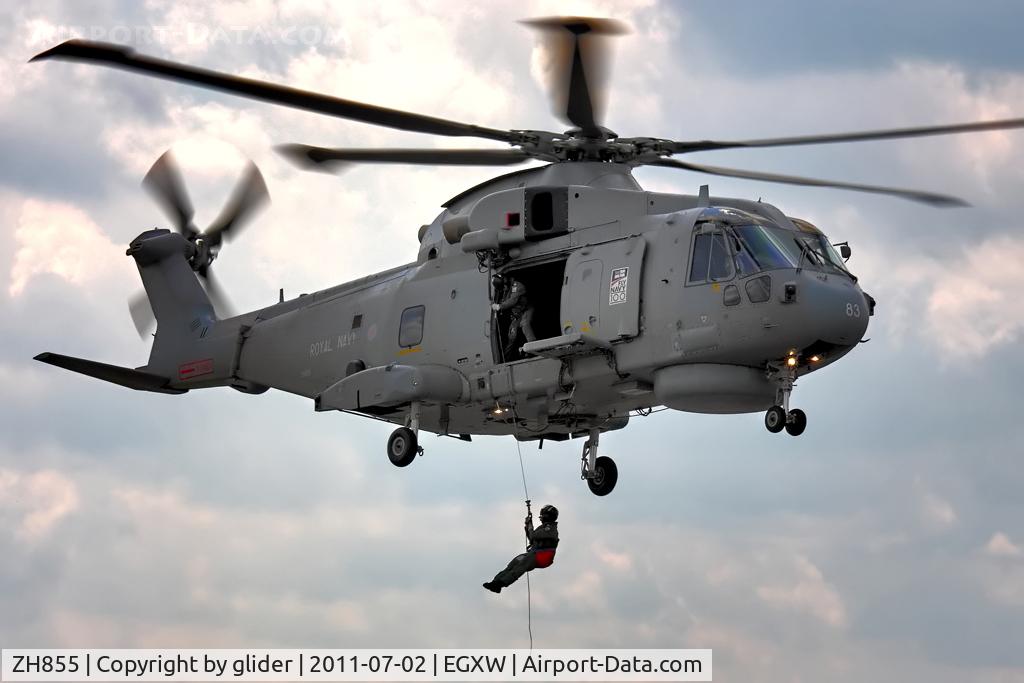 ZH855, 2001 AgustaWestland EH-101 Merlin HM1 (Mk111) C/N 50143/RN35, Rescue demonstration