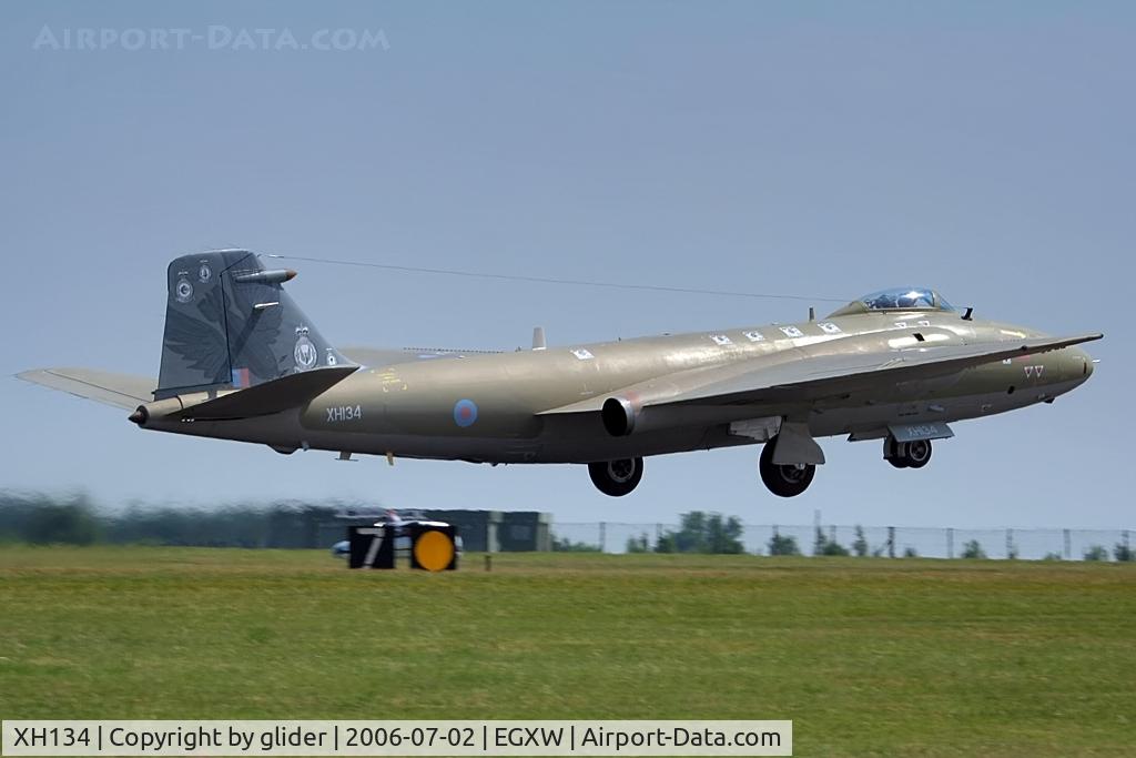 XH134, 1959 English Electric Canberra PR.9 C/N SH1724, Commencing one of the last demonstration flights for the Canberra