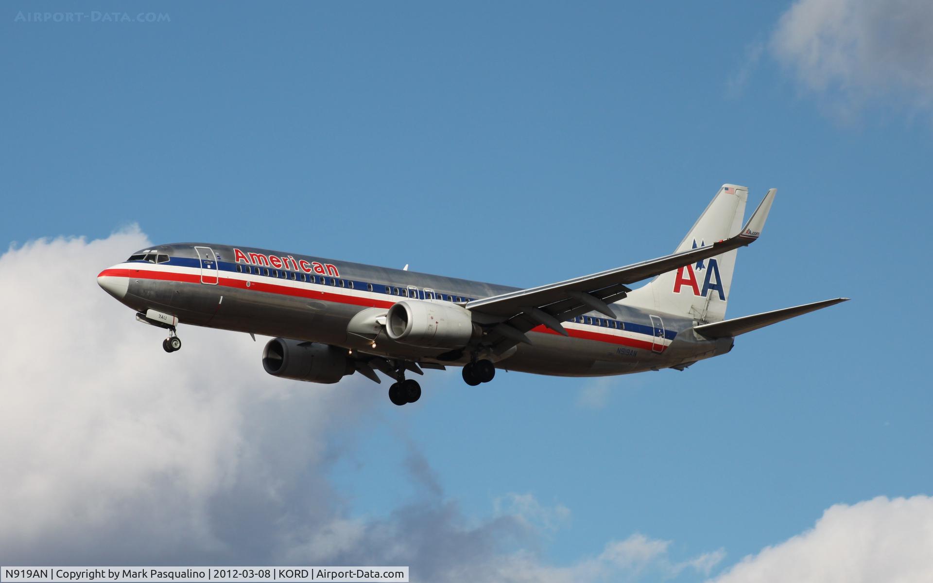 N919AN, 1999 Boeing 737-823 C/N 29520, Boeing 737-800