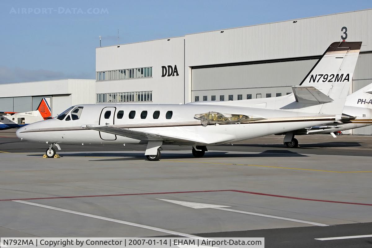 N792MA, Cessna 550 C/N 550-0302, Left engine removed.