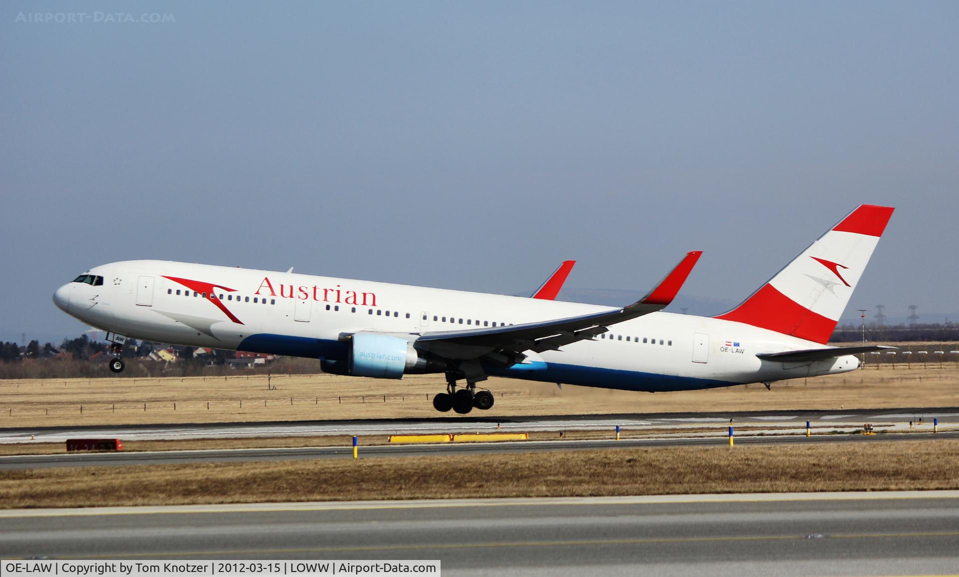 OE-LAW, 1992 Boeing 767-3Z9/ER C/N 26417, Runway 16/34